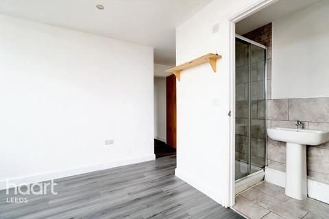 2 bedroom apartment for sale, York Road, Leeds