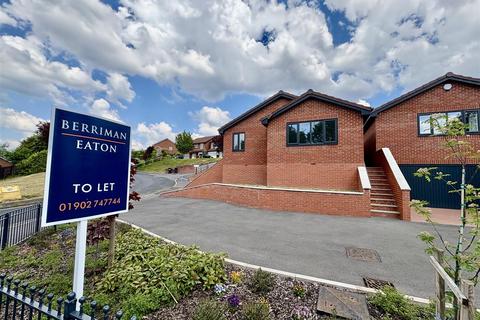 2 bedroom detached bungalow to rent, 29 Auckland Road, Kingswinford