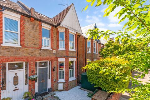 15 Ailsa Avenue, Twickenham, TW1 1NF