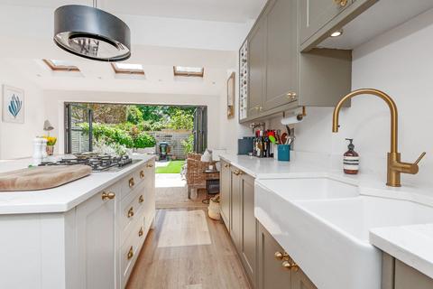 15 Ailsa Avenue, Twickenham, TW1 1NF