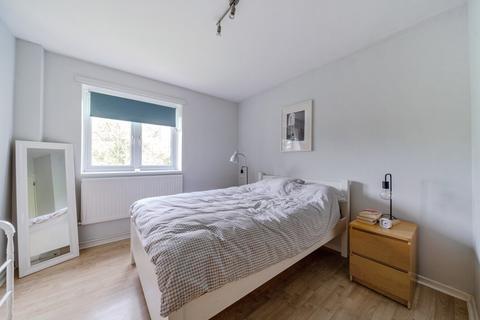 1 bedroom flat for sale, Fitzhugh Grove, Battersea, London, SW18