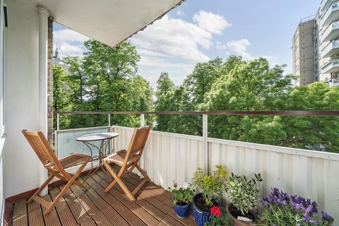 1 bedroom flat for sale, Fitzhugh Grove, Battersea, London, SW18