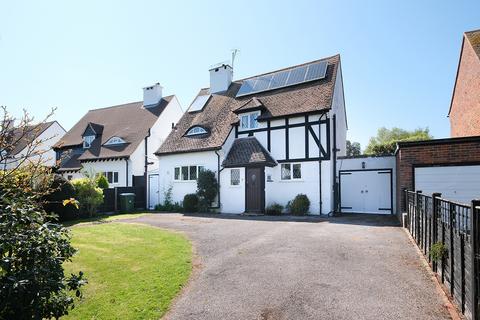 3 bedroom cottage for sale, Apple Grove, Aldwick Bay Estate, Bognor Regis, West Sussex PO21