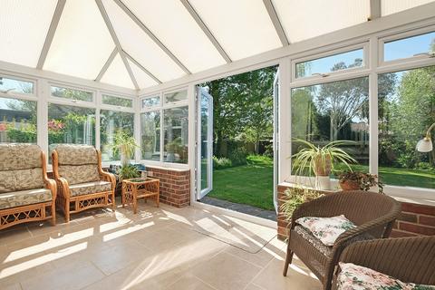 7 Apple Grove, Bognor Regis, PO21 4NB