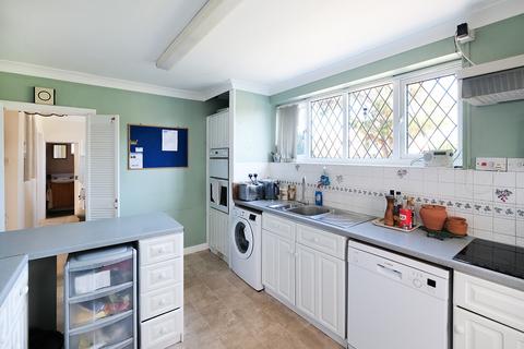 7 Apple Grove, Bognor Regis, PO21 4NB