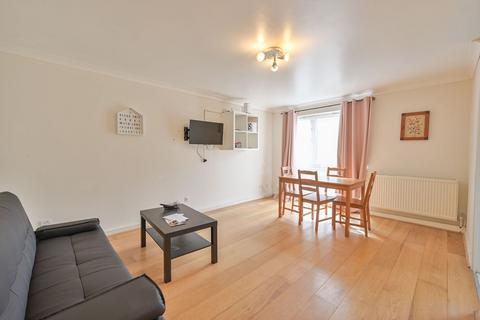 26 Archery Close, Harrow, HA3 7RT