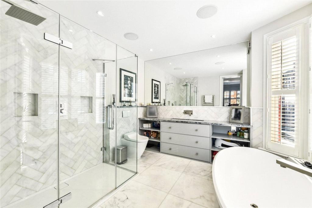 En Suite Bathroom