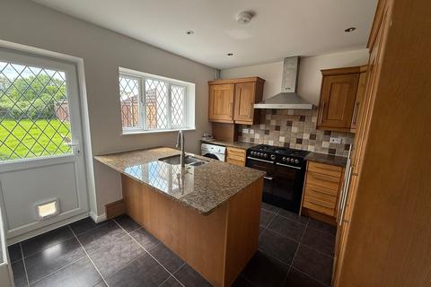 3 bedroom semi-detached house to rent, Rushfield, Potters Bar, EN6