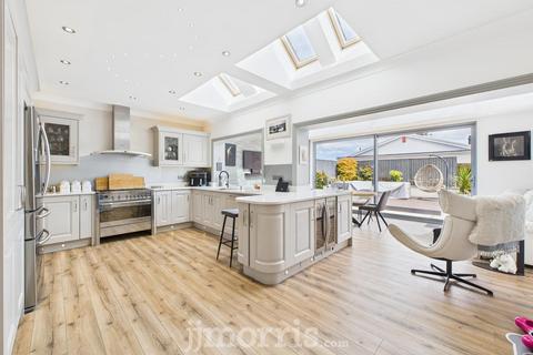 4 bedroom detached house for sale, Gwbert Road, Cardigan