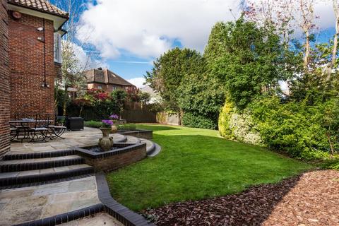 6 bedroom house for sale, West Heath Close, Hampstead, NW3