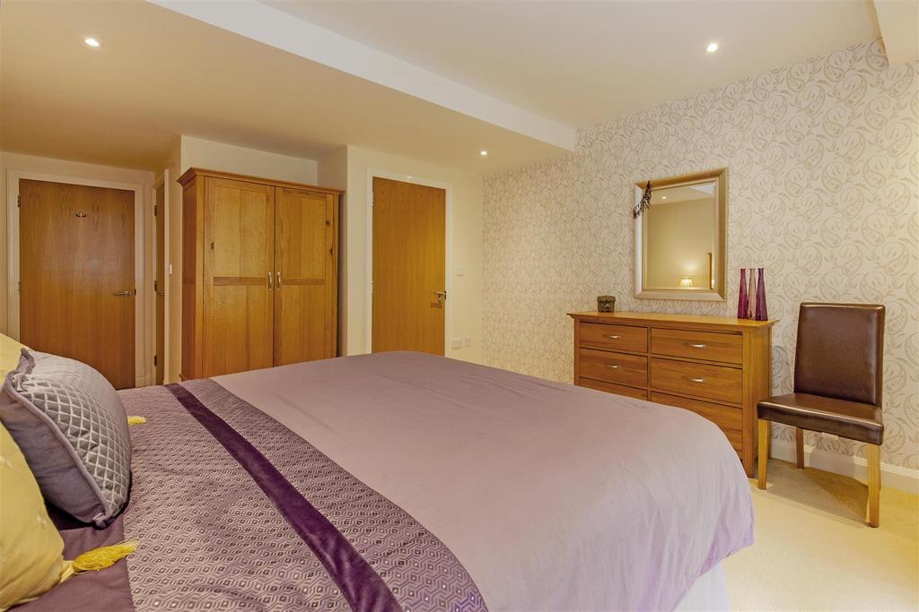 Bedroom 1-4.jpg