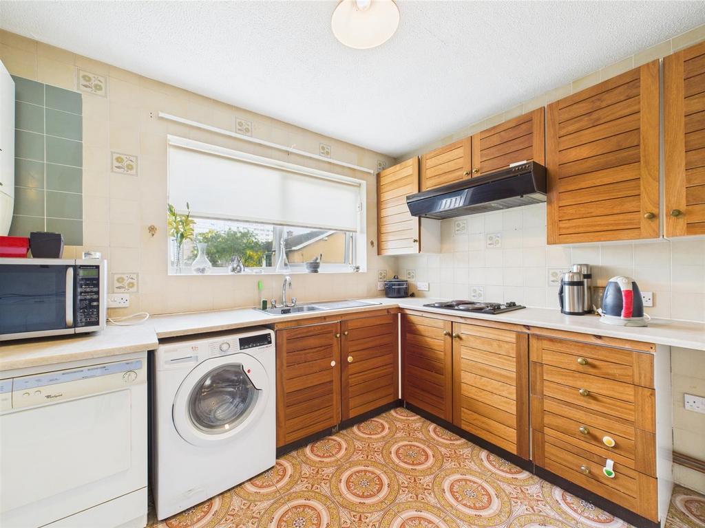 Kitchen 2.jpg
