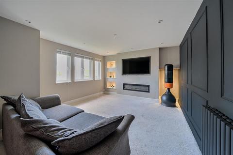 3 bedroom end of terrace house for sale, Park Road, Keynsham, Bristol