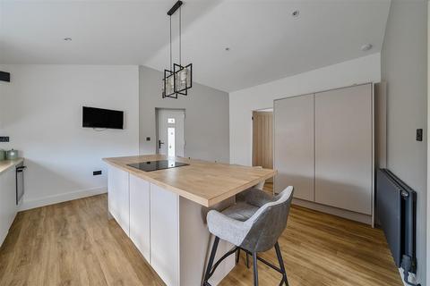 3 bedroom end of terrace house for sale, Park Road, Keynsham, Bristol