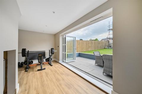 3 bedroom end of terrace house for sale, Park Road, Keynsham, Bristol