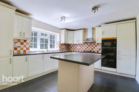 4 bedroom detached house for sale, Gloucester Avenue, Rayleigh