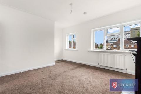 16 Regal Court, London, N18 2XU