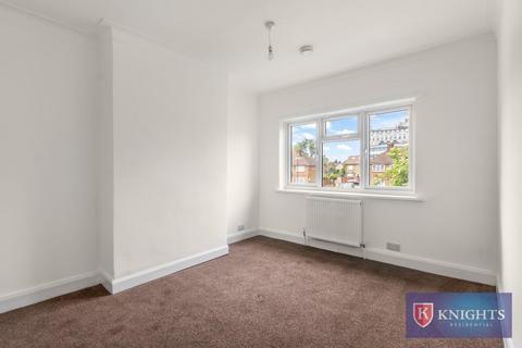 16 Regal Court, London, N18 2XU
