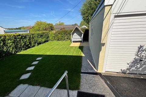 2 bedroom detached bungalow for sale, Heol Nantyglasdwr, Cwmffrwd, Carmarthen SA31