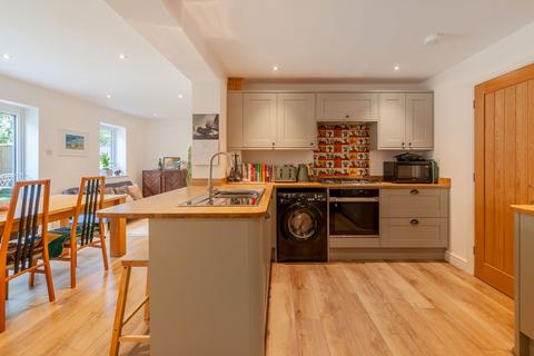 3 bedroom semi-detached house for sale, Hawthorn Crescent