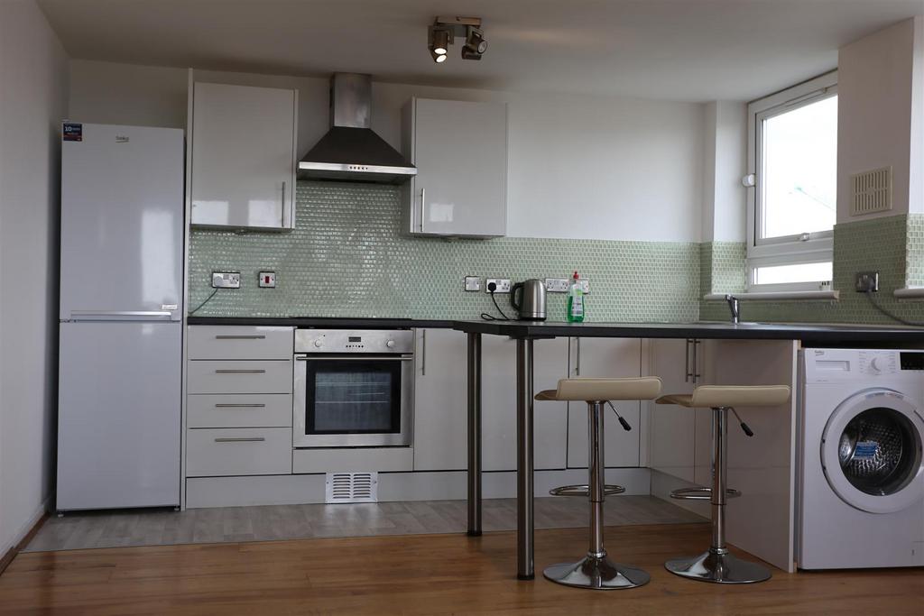 30 Theobold Hse new kitch 23 (3).JPG