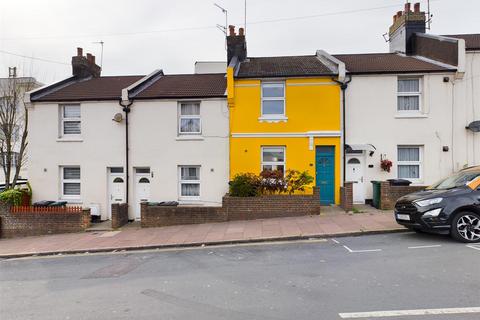 2 bedroom terraced house to rent, Dewe Road, Brighton