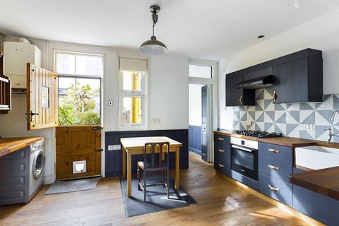 2 bedroom terraced house to rent, Dewe Road, Brighton