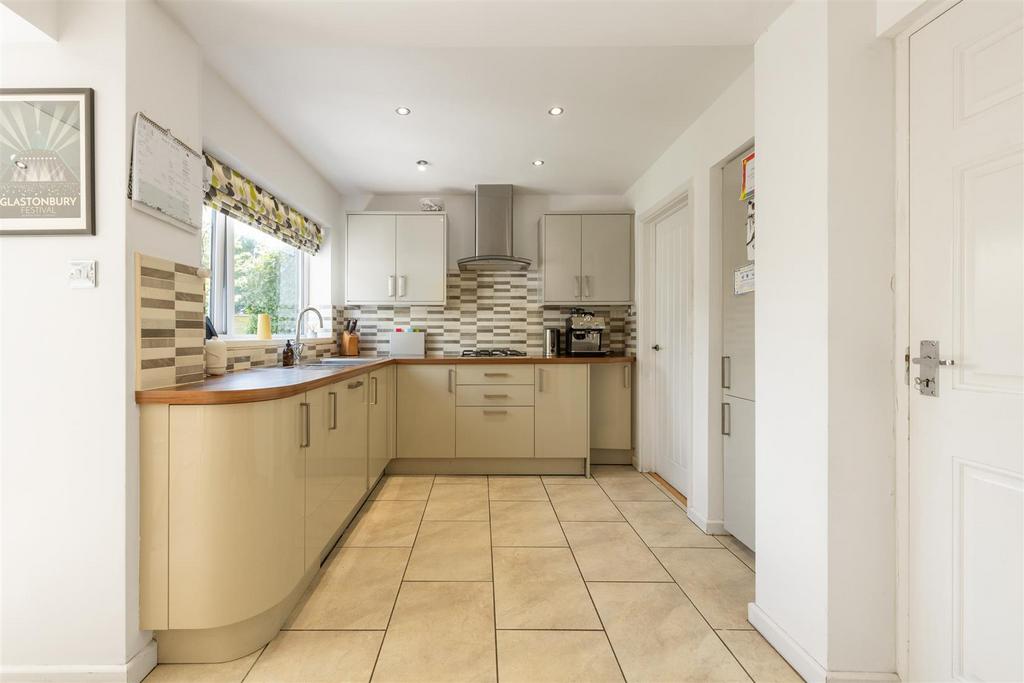 472 Lode Lane, Solihull, B92 8 NX 9.jpg