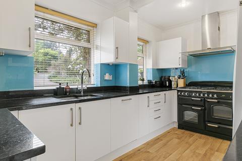 undefined, Canonsfield, Welwyn, Hertfordshire, AL6