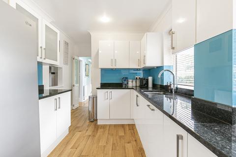 undefined, Canonsfield, Welwyn, Hertfordshire, AL6