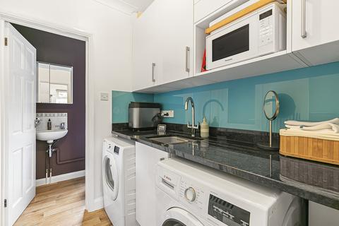 undefined, Canonsfield, Welwyn, Hertfordshire, AL6