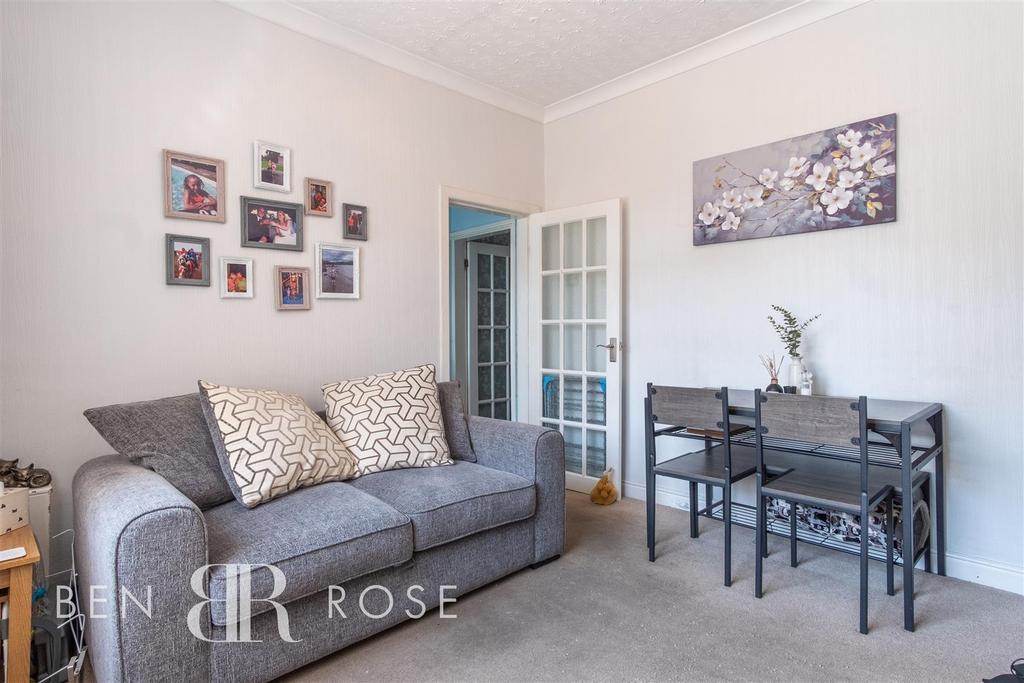 Sitting/Dining Room