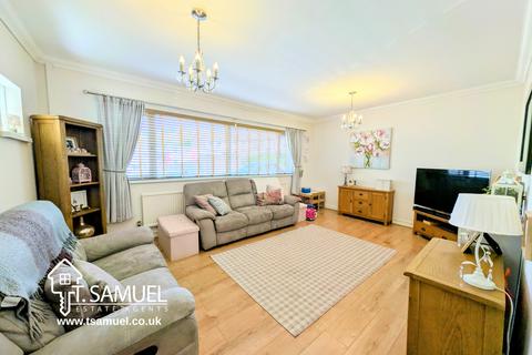 Highcroft Lock Street, Abercynon, Mountain Ash, CF45 4UH