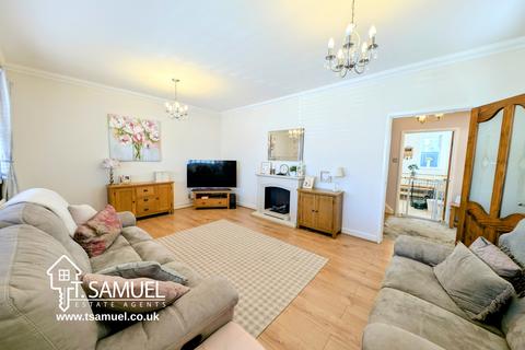 Highcroft Lock Street, Abercynon, Mountain Ash, CF45 4UH