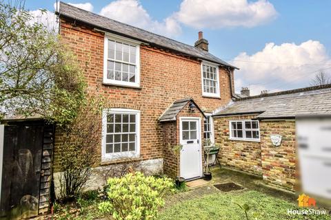 2 bedroom detached house for sale, George Street, Chesham, HP5 3EJ