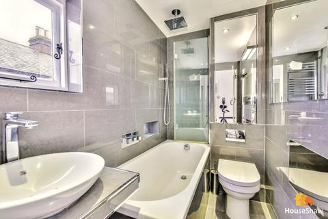 2 bedroom detached house for sale, George Street, Chesham, HP5 3EJ