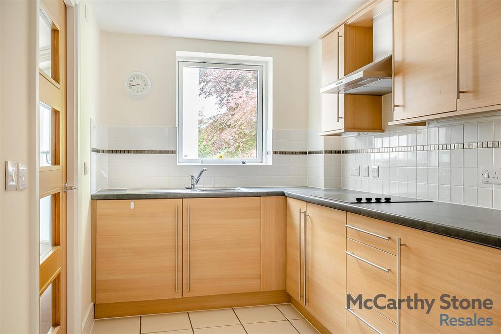 8646717-interior25.jpg