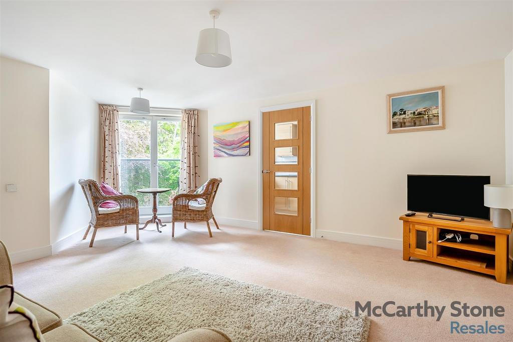 8646717-interior20.jpg