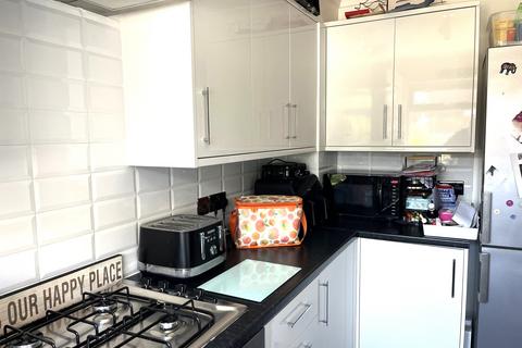 2 bedroom terraced house to rent, Jenson Gardens, Andover, SP10