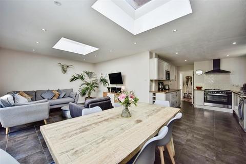 3 bedroom link detached house for sale, The Fieldings, Sittingbourne