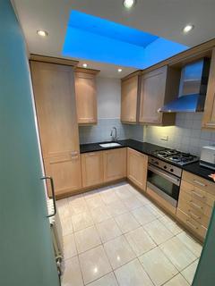 2 bedroom semi-detached house to rent, Ryders Terrace, London