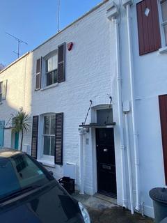 2 bedroom semi-detached house to rent, Ryders Terrace, London