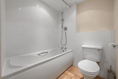 2 bedroom apartment to rent, Lady Acre Close, Lymm WA13