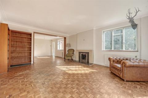 4 bedroom detached house to rent, St. Johns Road, Loughton IG10
