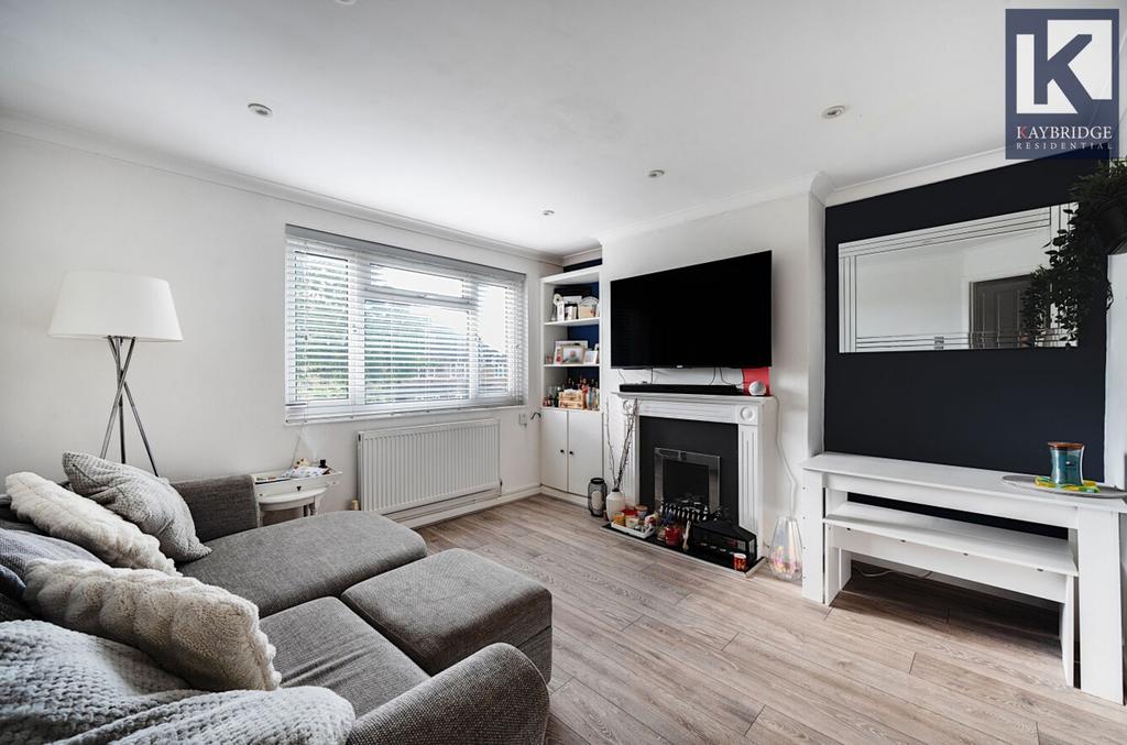 Ardrossan Gardens, KT4 7 AZ