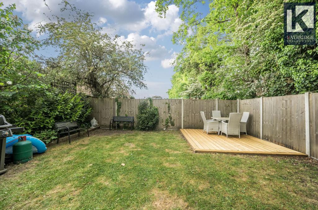 Ardrossan Gardens, KT4 7 AZ