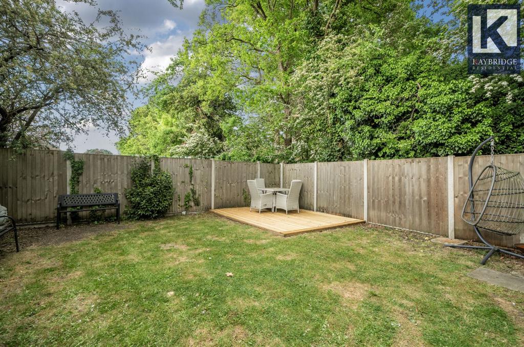 Ardrossan Gardens, KT4 7 AZ