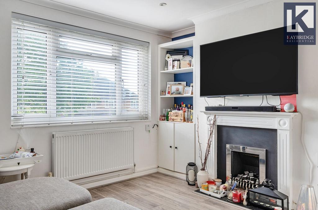 Ardrossan Gardens, KT4 7 AZ