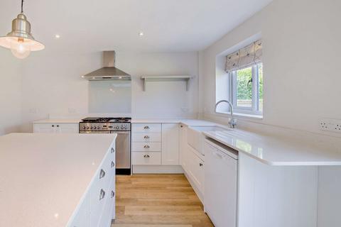 29 Old Glebe, Fernhurst, Haslemere, GU27 3HT