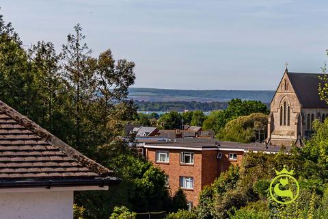 2 bedroom flat for sale, Springfield Road, Poole BH14
